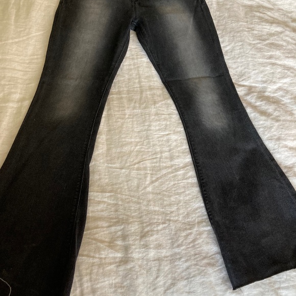 Express (NWOT) New Mid Rise Flare Jeans Size 8 - Picture 2 of 5